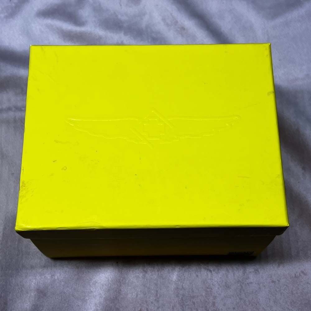 Empty Invicta Yellow Watch Storage Box - Picture 4 of 5